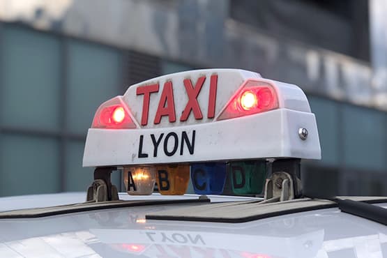 Taxi Lyon - Réservation de Taxi à Lyon toutes distances - 04 28 29 79 93